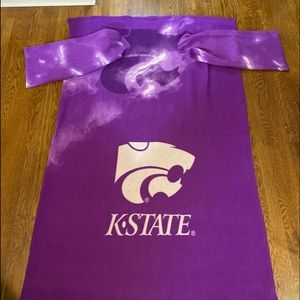 NCAA K-State Wildcats blanket w/ attached armholes 43”x69”